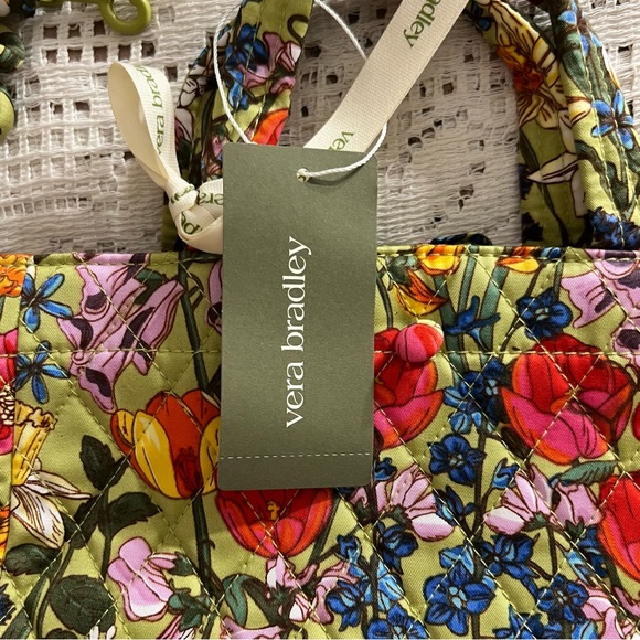 Vera Bradley NWT Mini Hathaway Meadow Bouquet Tote - Picture 9 of 9